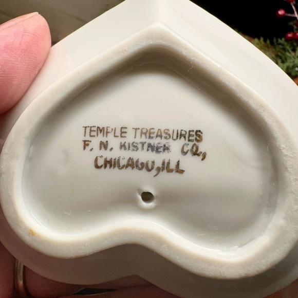 VINTAGE, SET/2 LEFTON, MASONIC, HIGH QUALITY PORCELAIN DISPLAY OF LADIES HAND - Picture 7 of 14